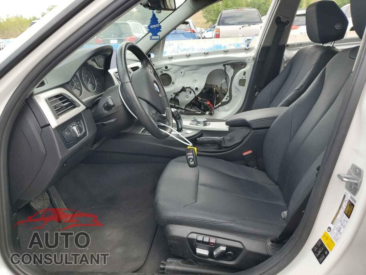 BMW 3 SERIES 2018 - WBA8E5G55JNU46990