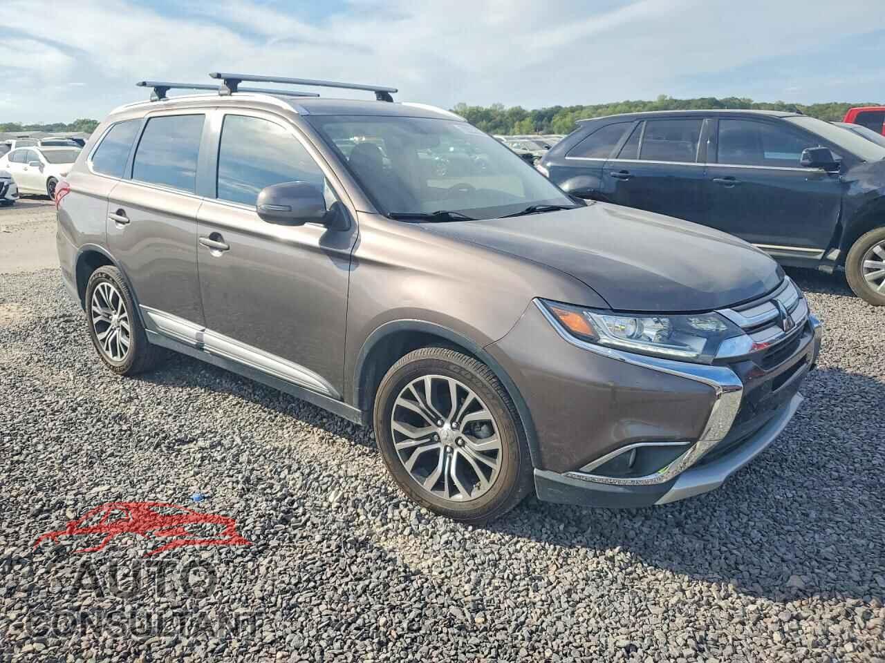 MITSUBISHI OUTLANDER 2017 - JA4AD3A37HZ051659
