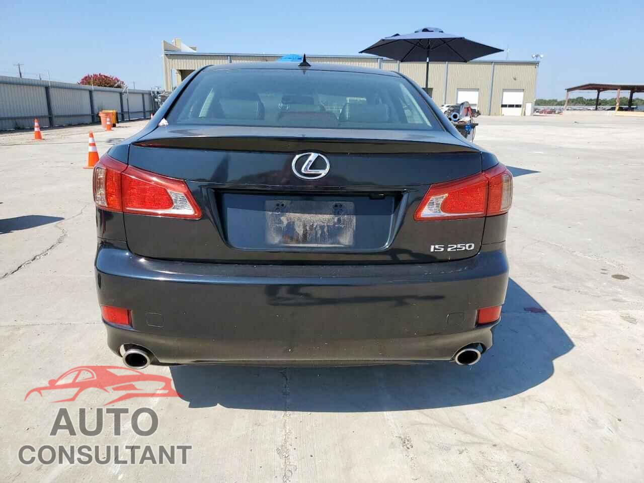 LEXUS IS 2011 - JTHBF5C21B5151824