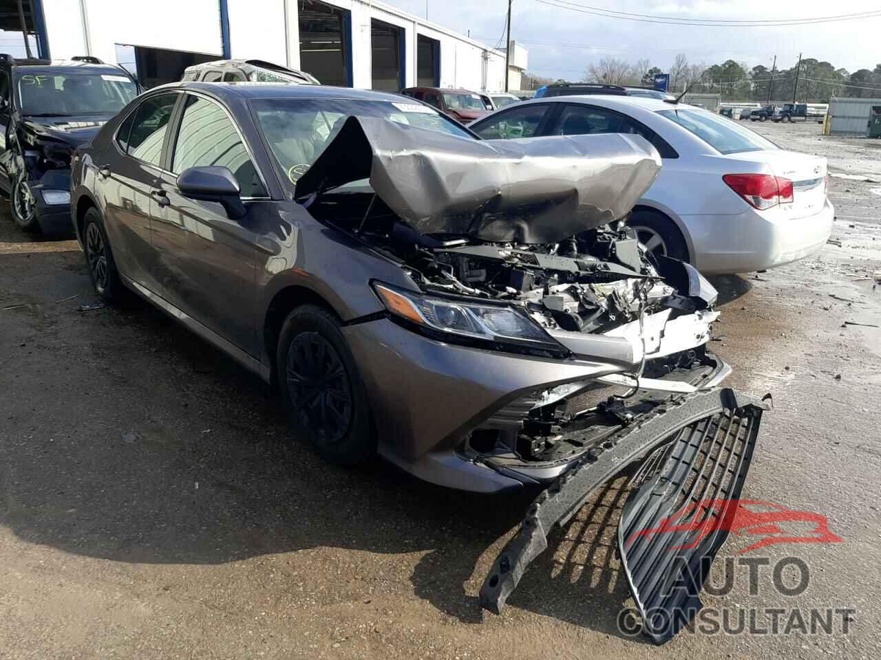 TOYOTA CAMRY 2018 - 4T1B11HK1JU074440