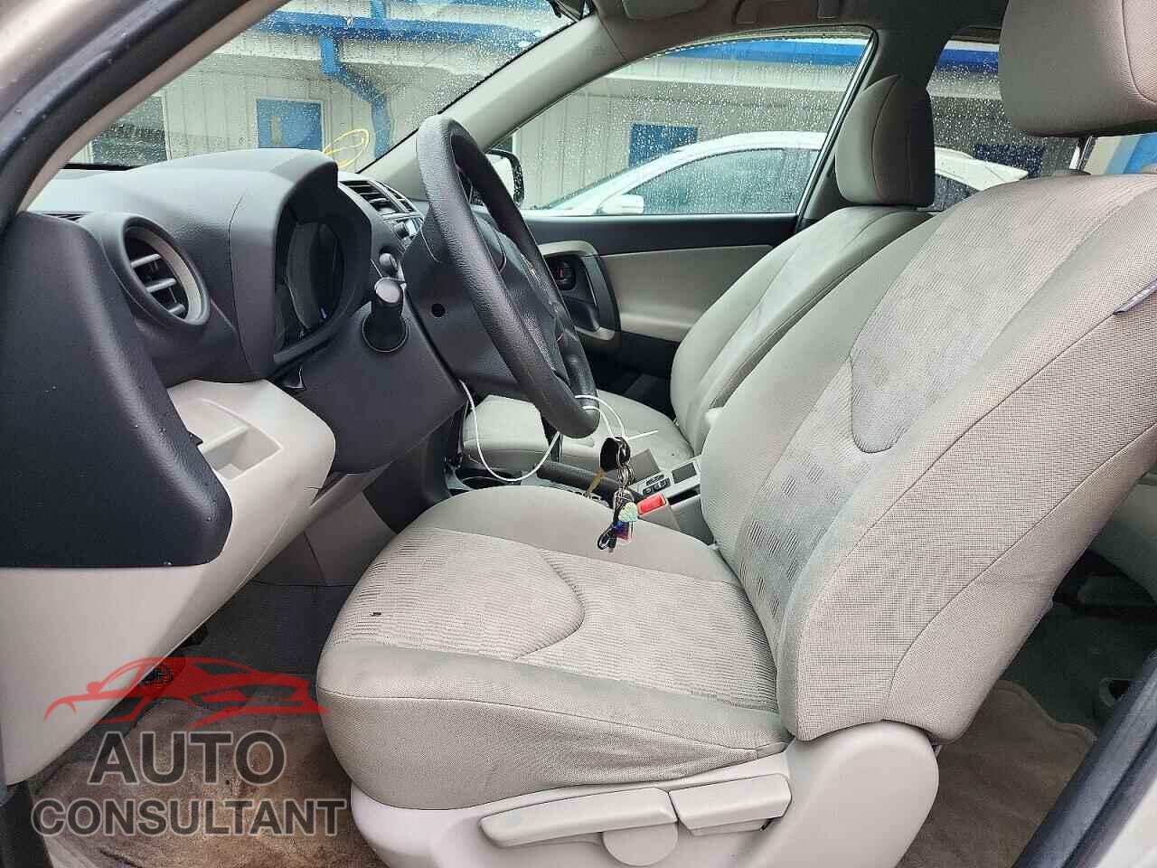 TOYOTA RAV4 2011 - 2T3BF4DV8BW148156