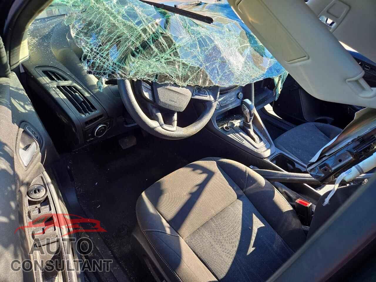 FORD FOCUS 2015 - 1FADP3F24FL209083