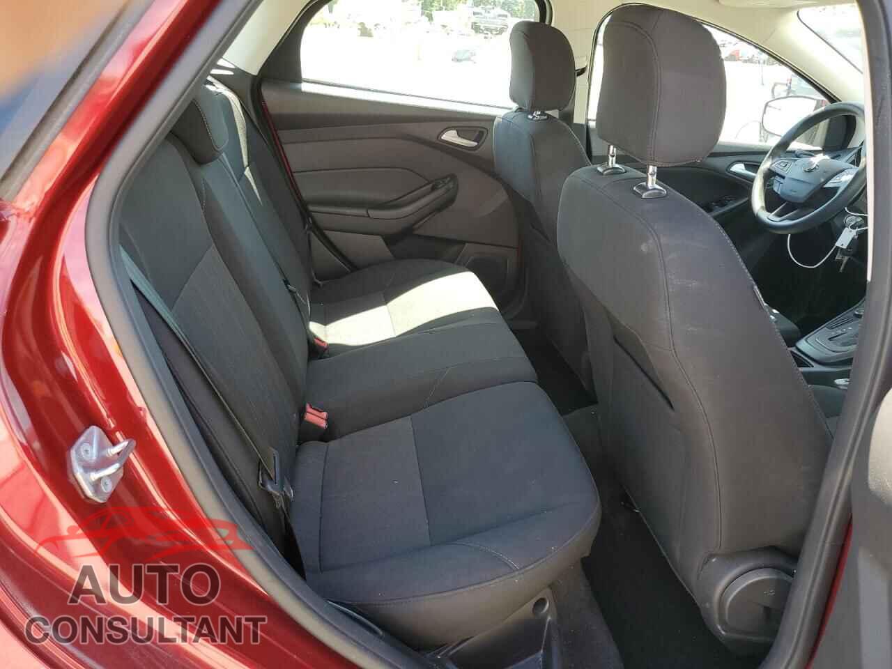 FORD FOCUS 2017 - 1FADP3K29HL336744