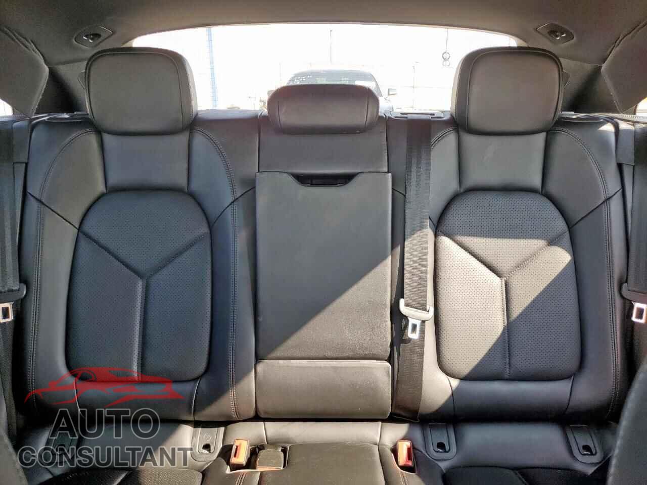 PORSCHE MACAN 2018 - WP1AA2A58JLB04662