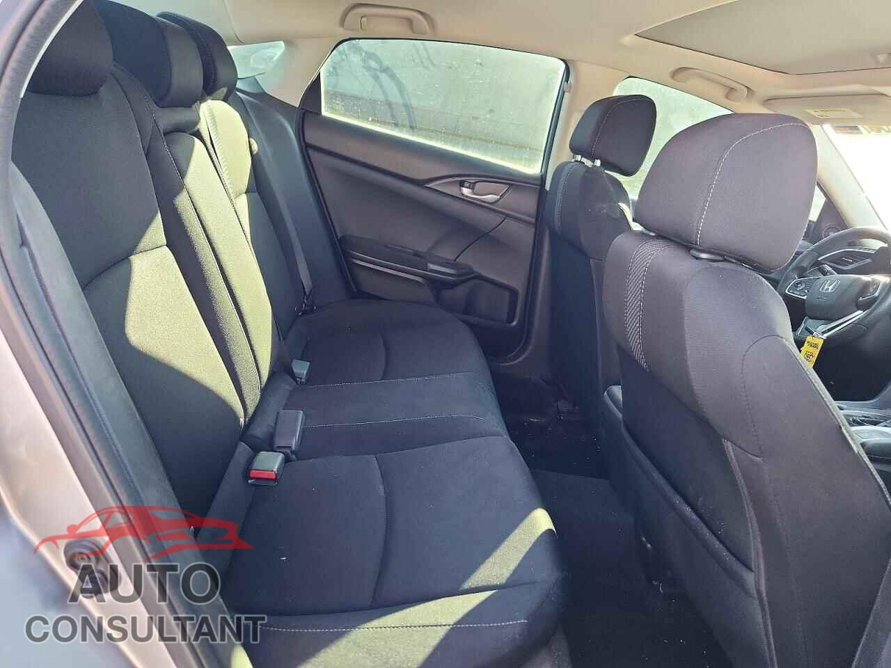 HONDA CIVIC 2017 - 19XFC2F77HE073600