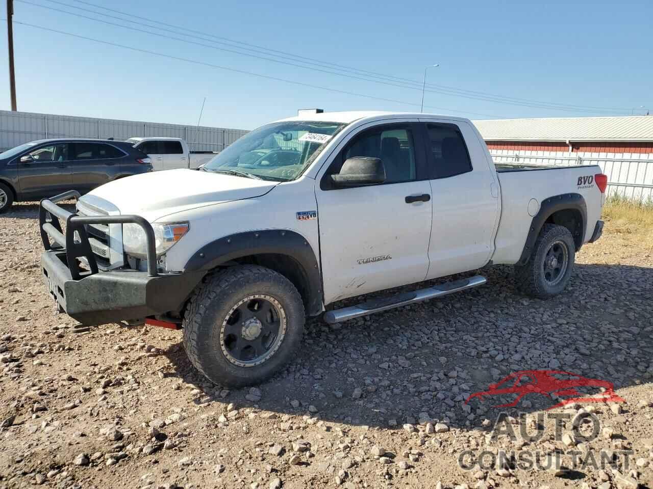 TOYOTA TUNDRA 2011 - 5TFUW5F13BX194790