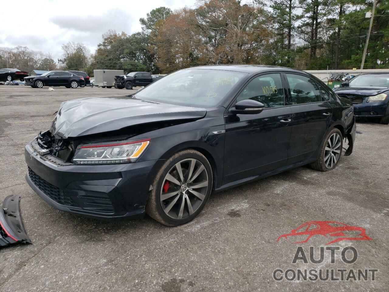 VOLKSWAGEN PASSAT 2018 - 1VWJM7A30JC030915