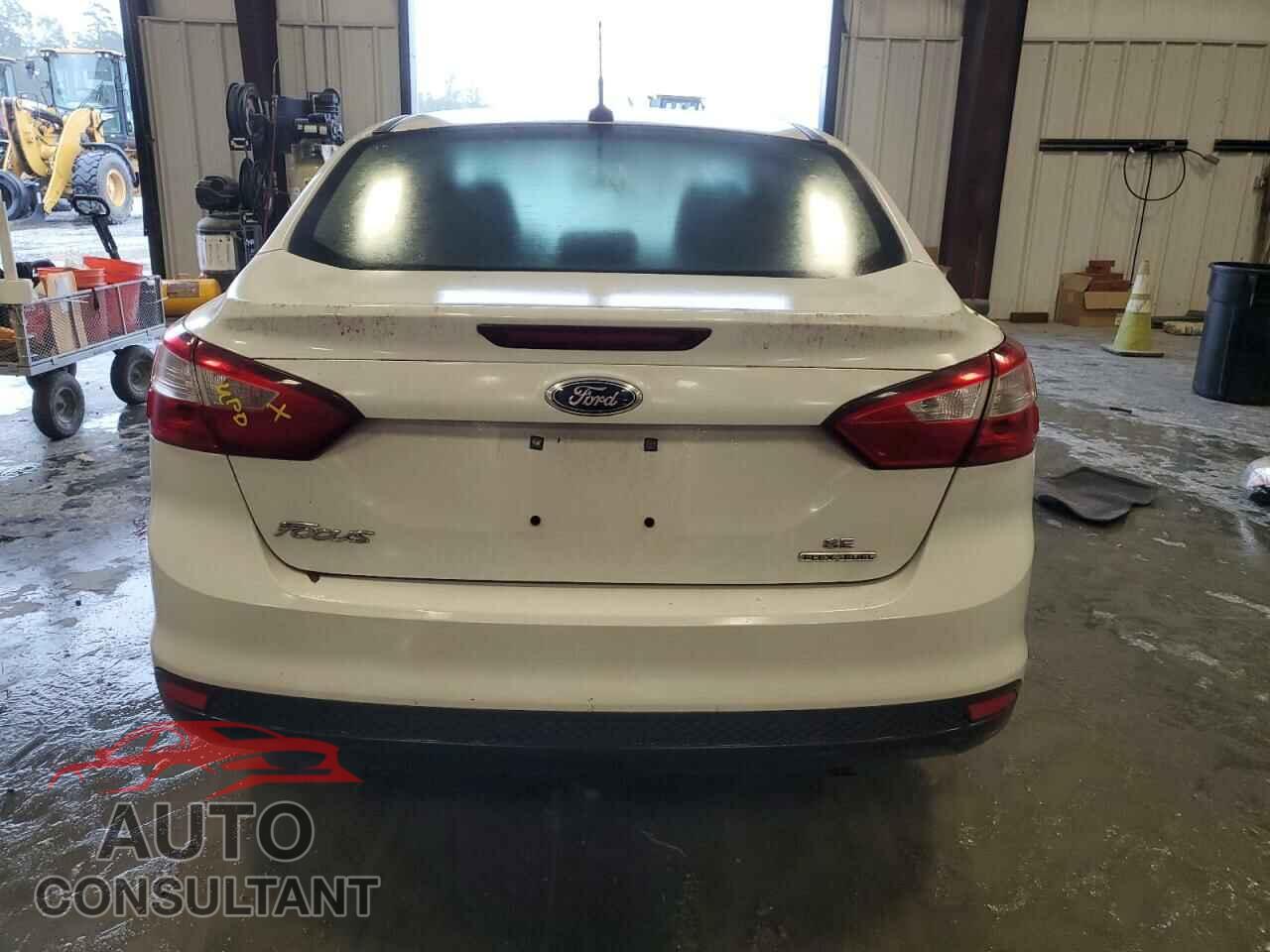 FORD FOCUS 2014 - 1FADP3F25EL449810