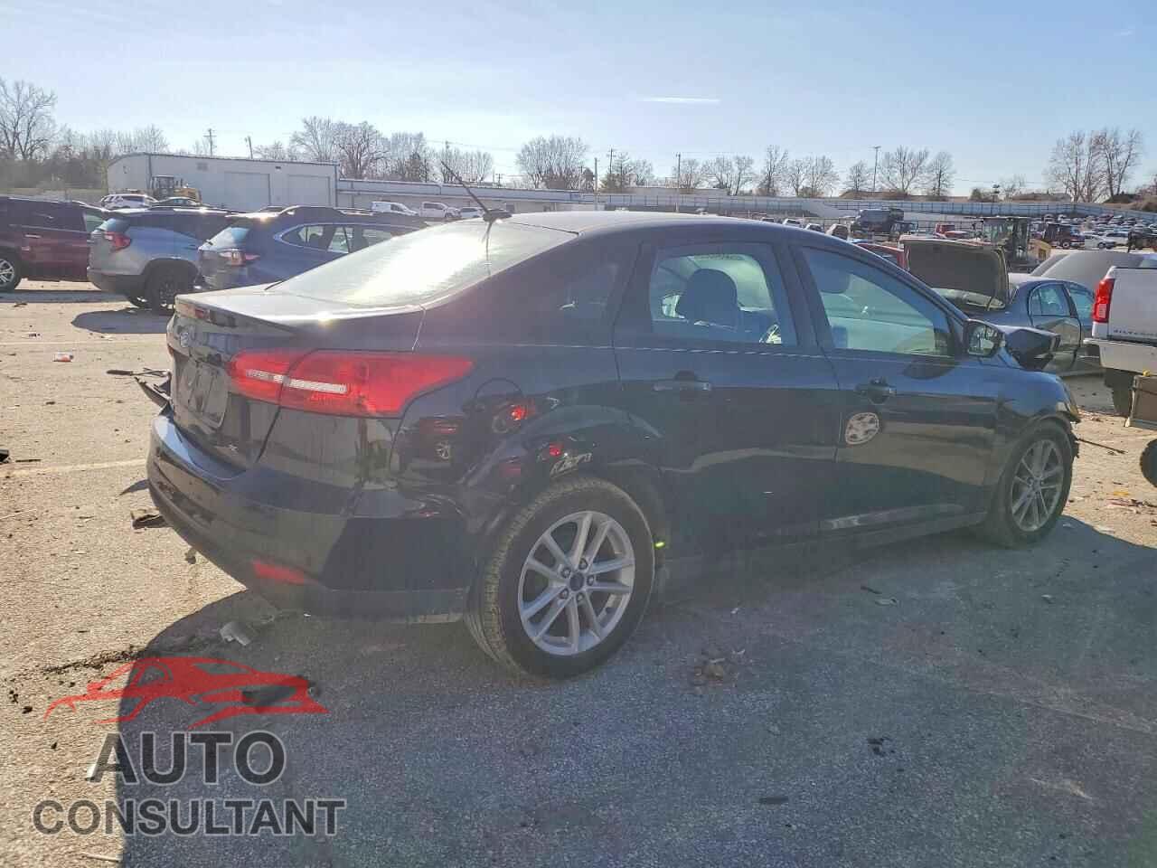 FORD FOCUS 2015 - 1FADP3F26FL217184