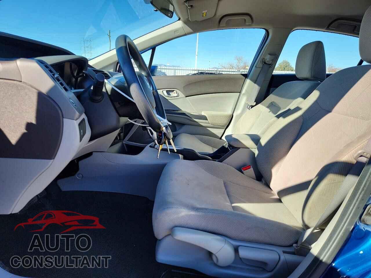 HONDA CIVIC 2012 - 2HGFB2F55CH545616
