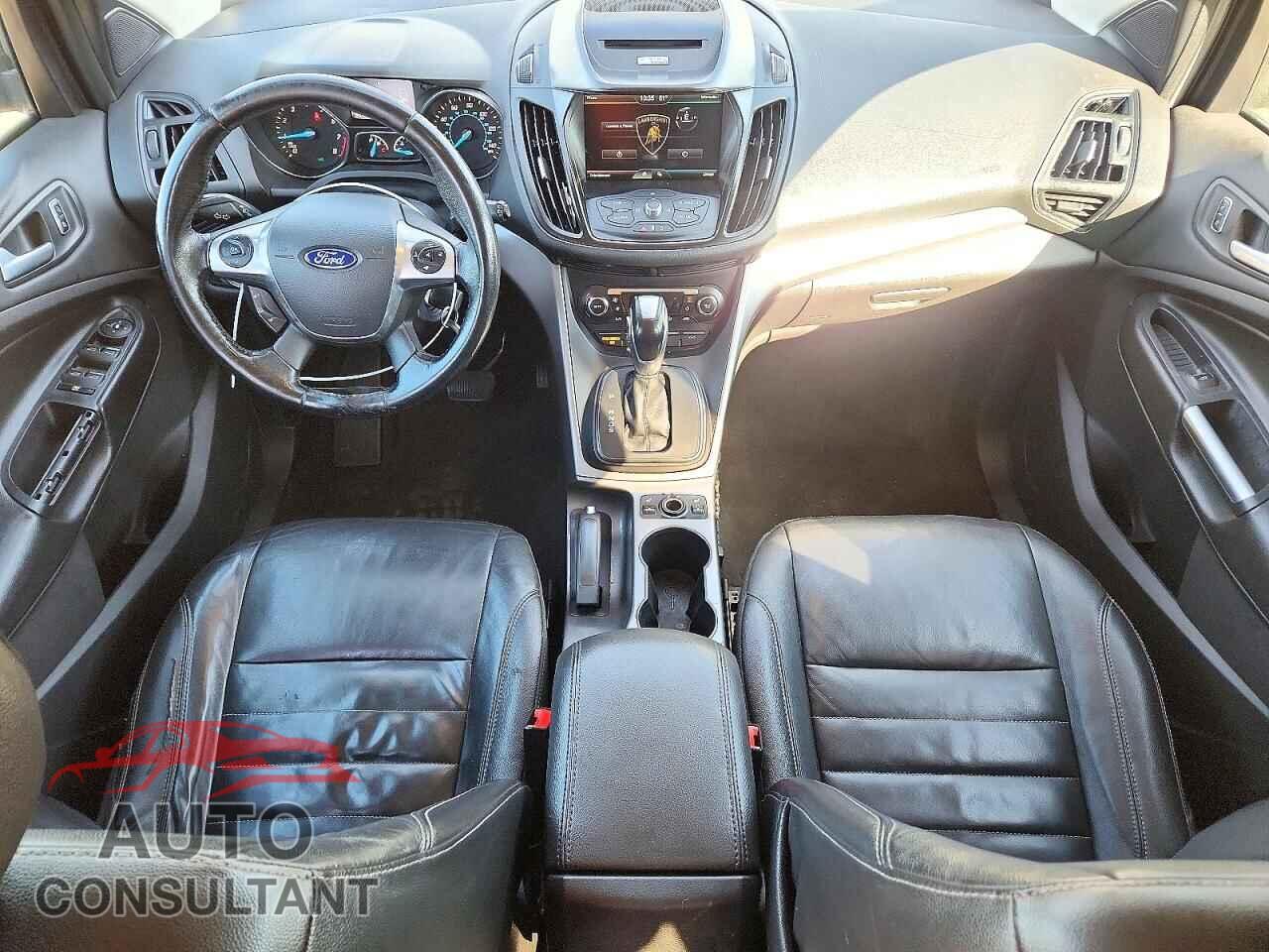 FORD ESCAPE 2015 - 1FMCU0GX7FUB03529