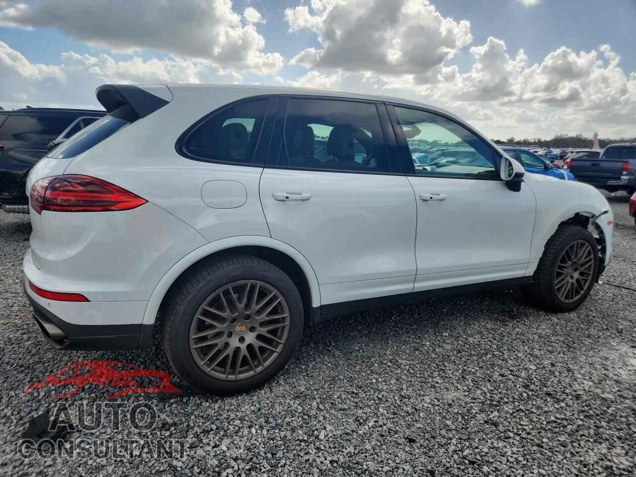 PORSCHE CAYENNE 2017 - WP1AA2A23HKA83838