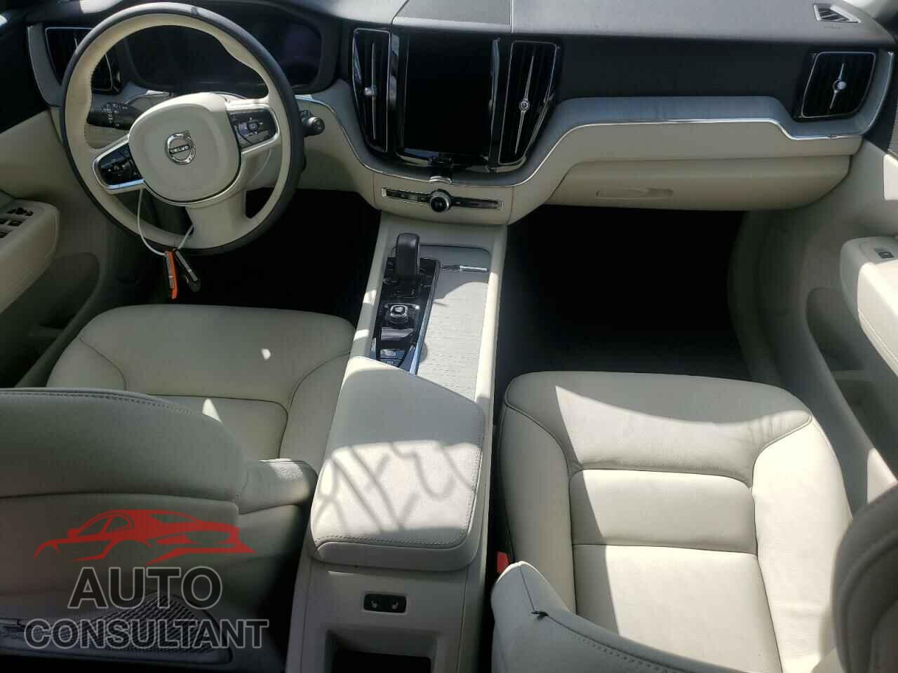 VOLVO XC60 PLUS 2025 - YV4H60RC0S1029295