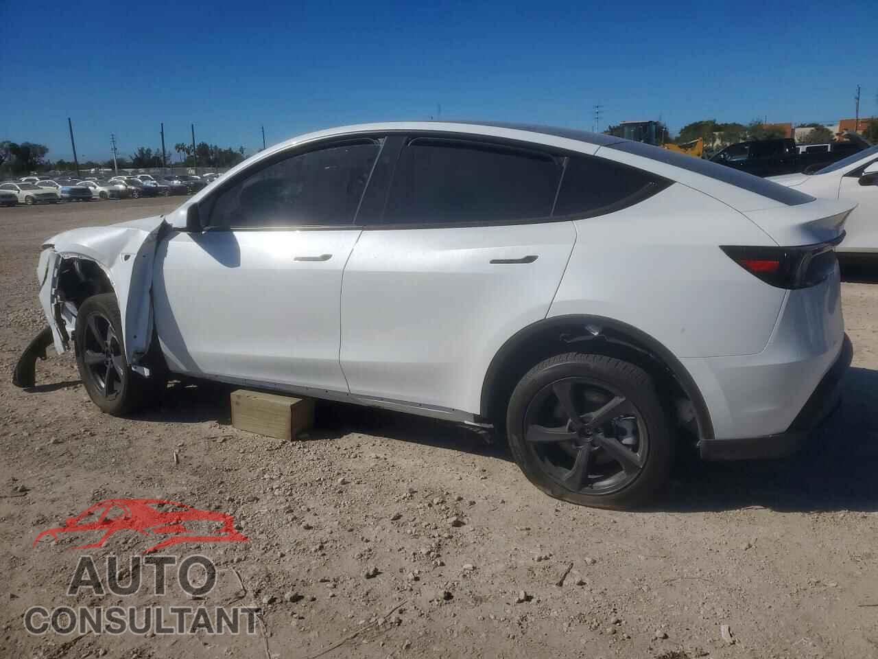 TESLA MODEL Y 2026 - 7SAYGDEDXTA500576
