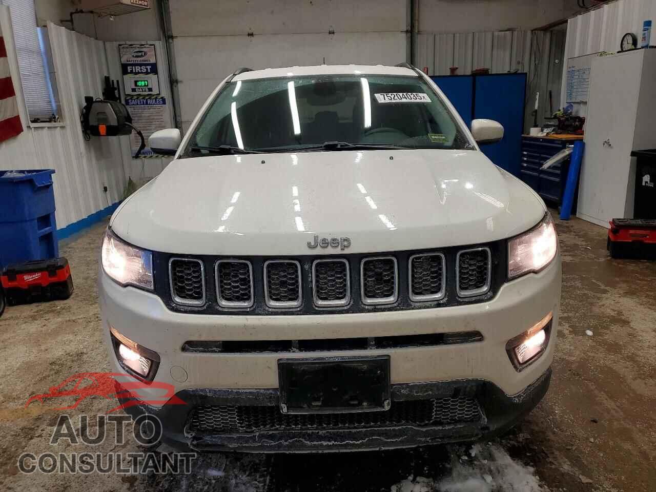 JEEP COMPASS 2018 - 3C4NJDBB2JT290853
