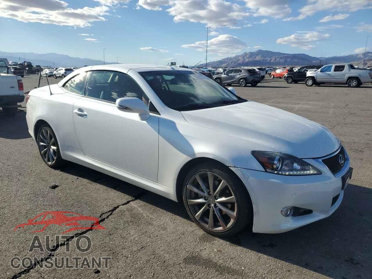 LEXUS IS 2014 - JTHFF2C24E2531732