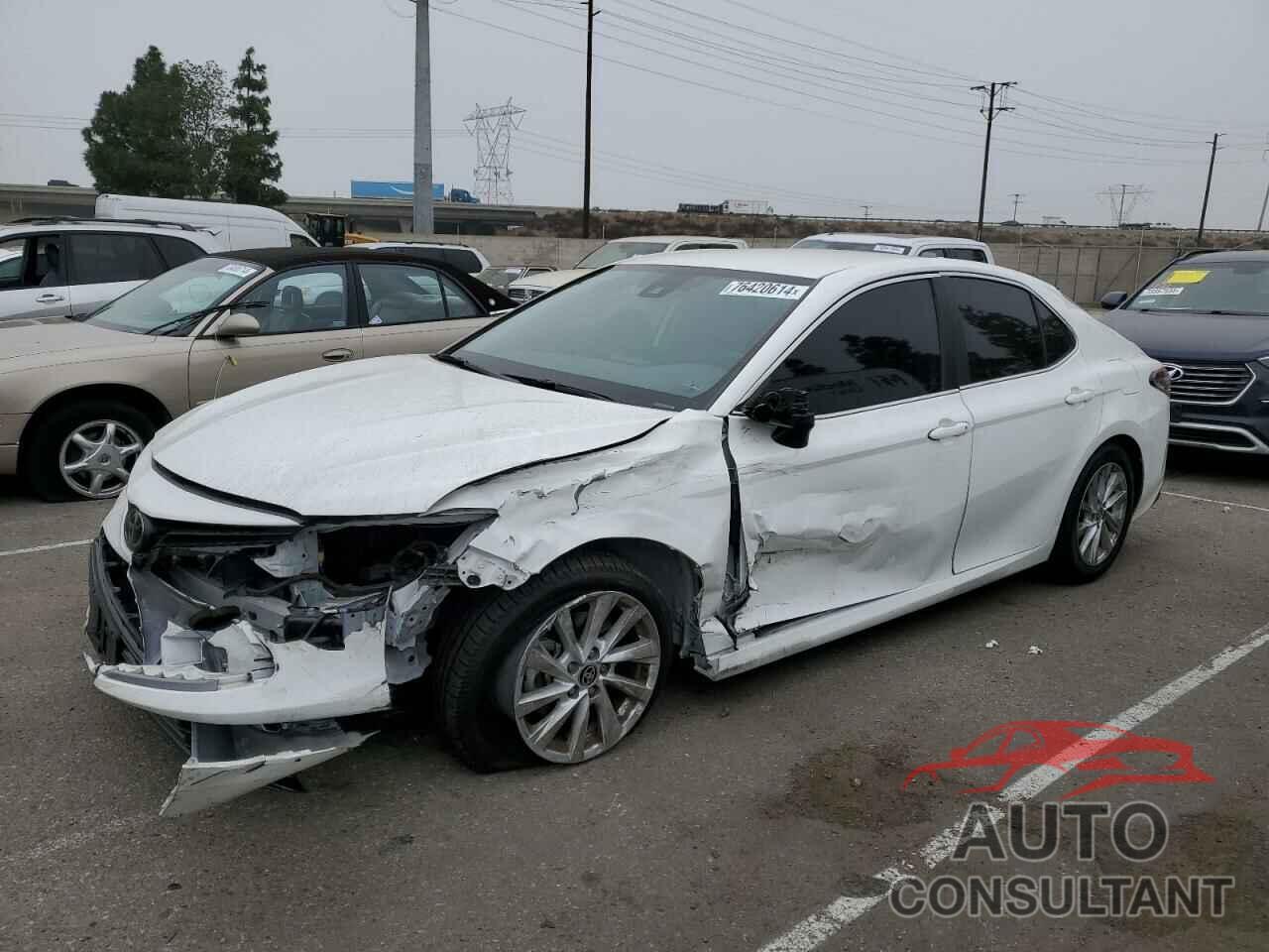 TOYOTA CAMRY 2022 - 4T1C11AK1NU072384