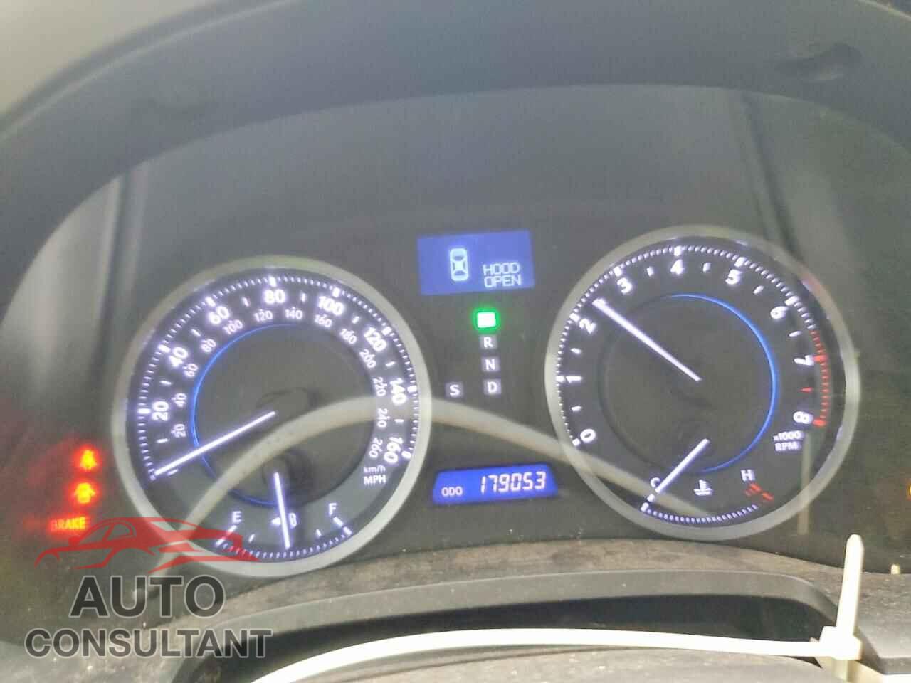 LEXUS IS 2011 - JTHBF5C23B5142235