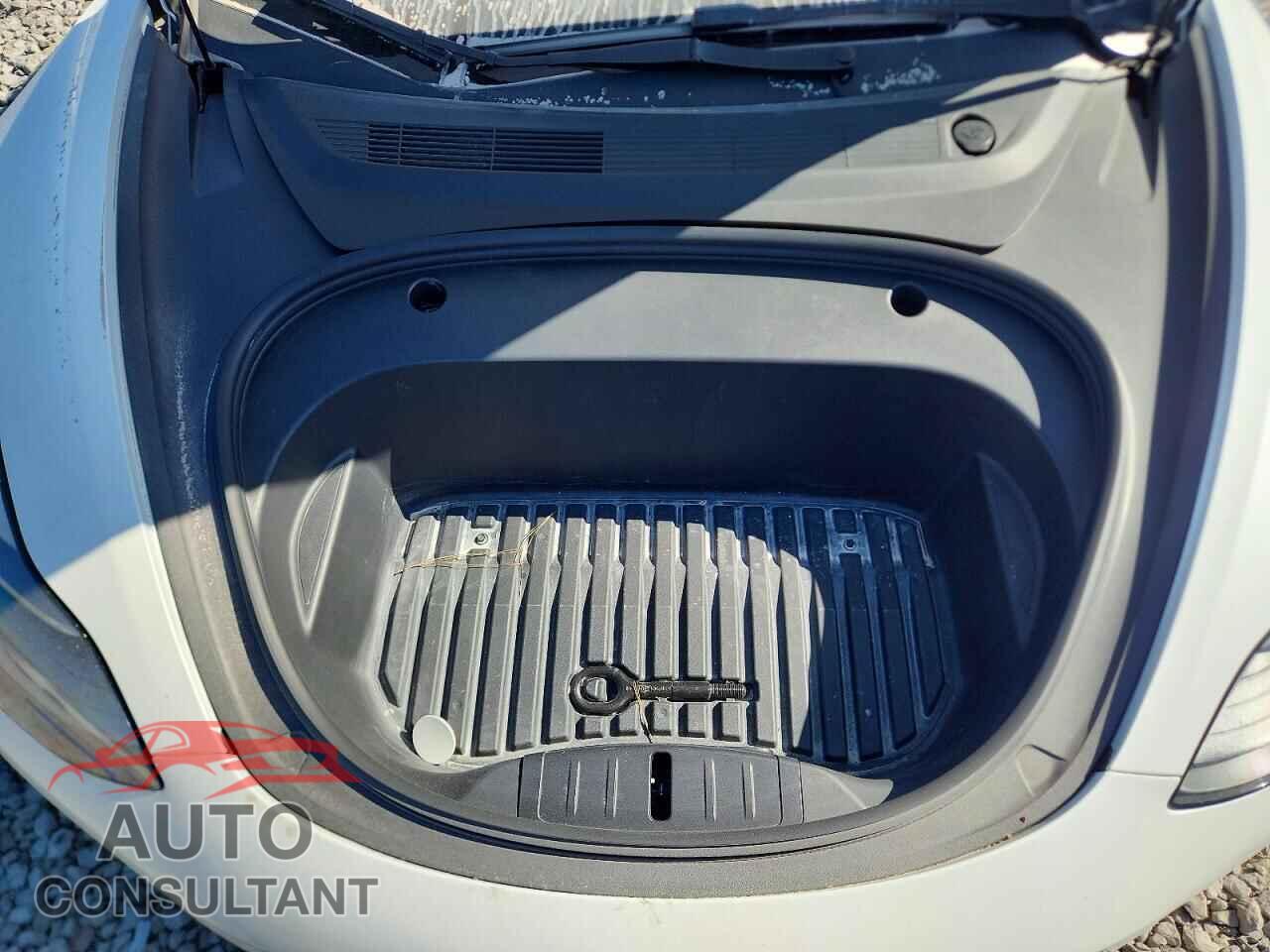 TESLA MODEL 3 2022 - 5YJ3E1EB2NF244580