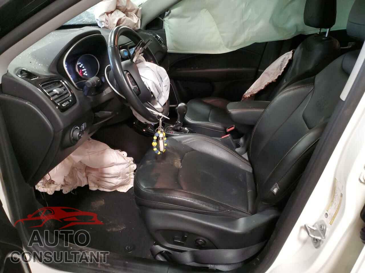 JEEP COMPASS 2020 - 3C4NJDCB4LT223396