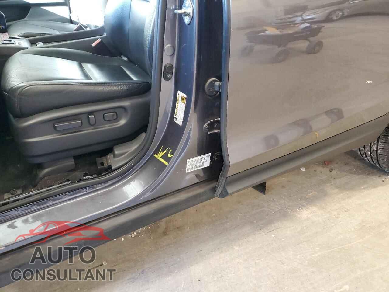 HONDA PILOT 2017 - 5FNYF6H65HB009478