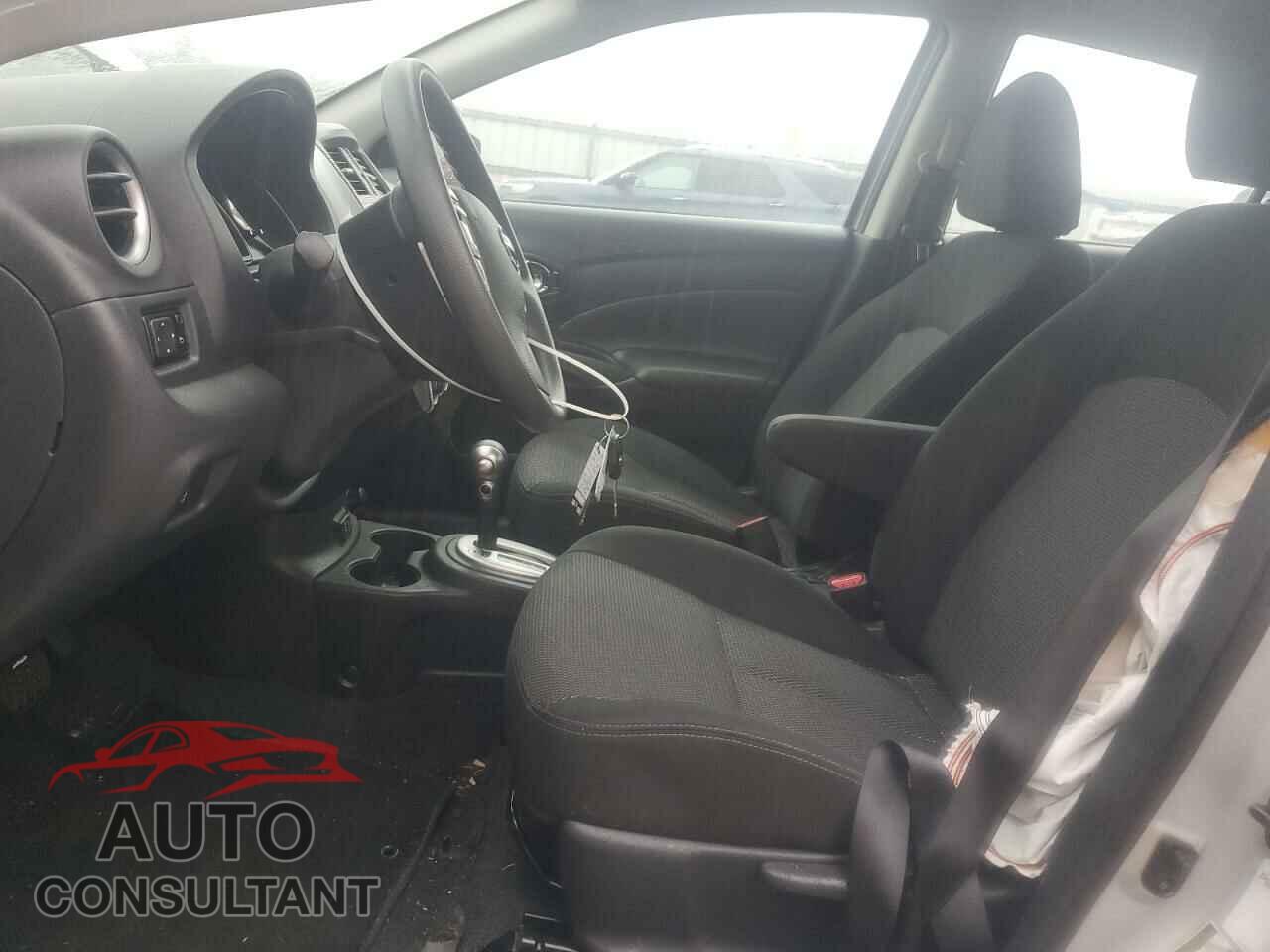 NISSAN VERSA 2019 - 3N1CN7AP3KL869395