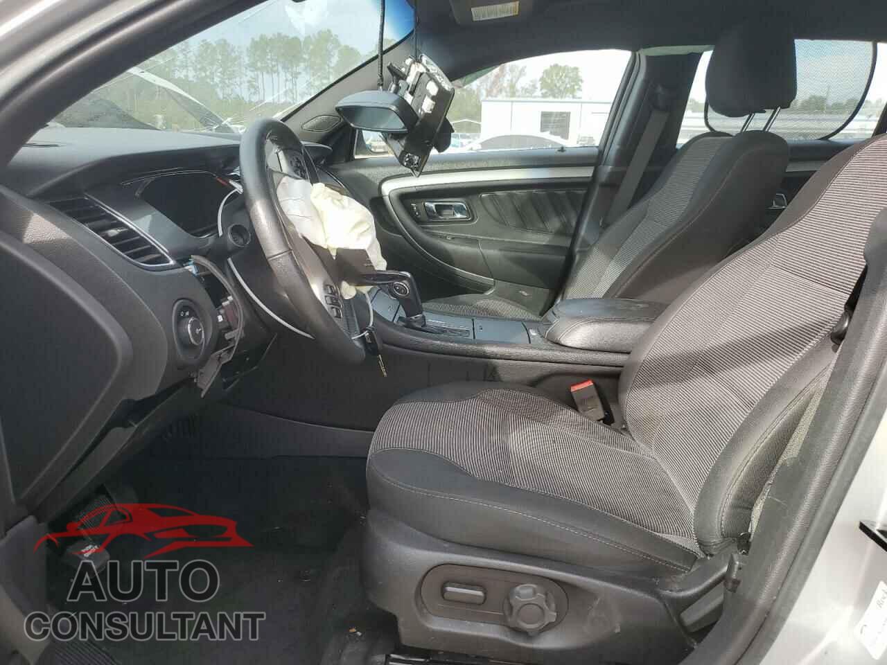 FORD TAURUS 2017 - 1FAHP2E83HG109604