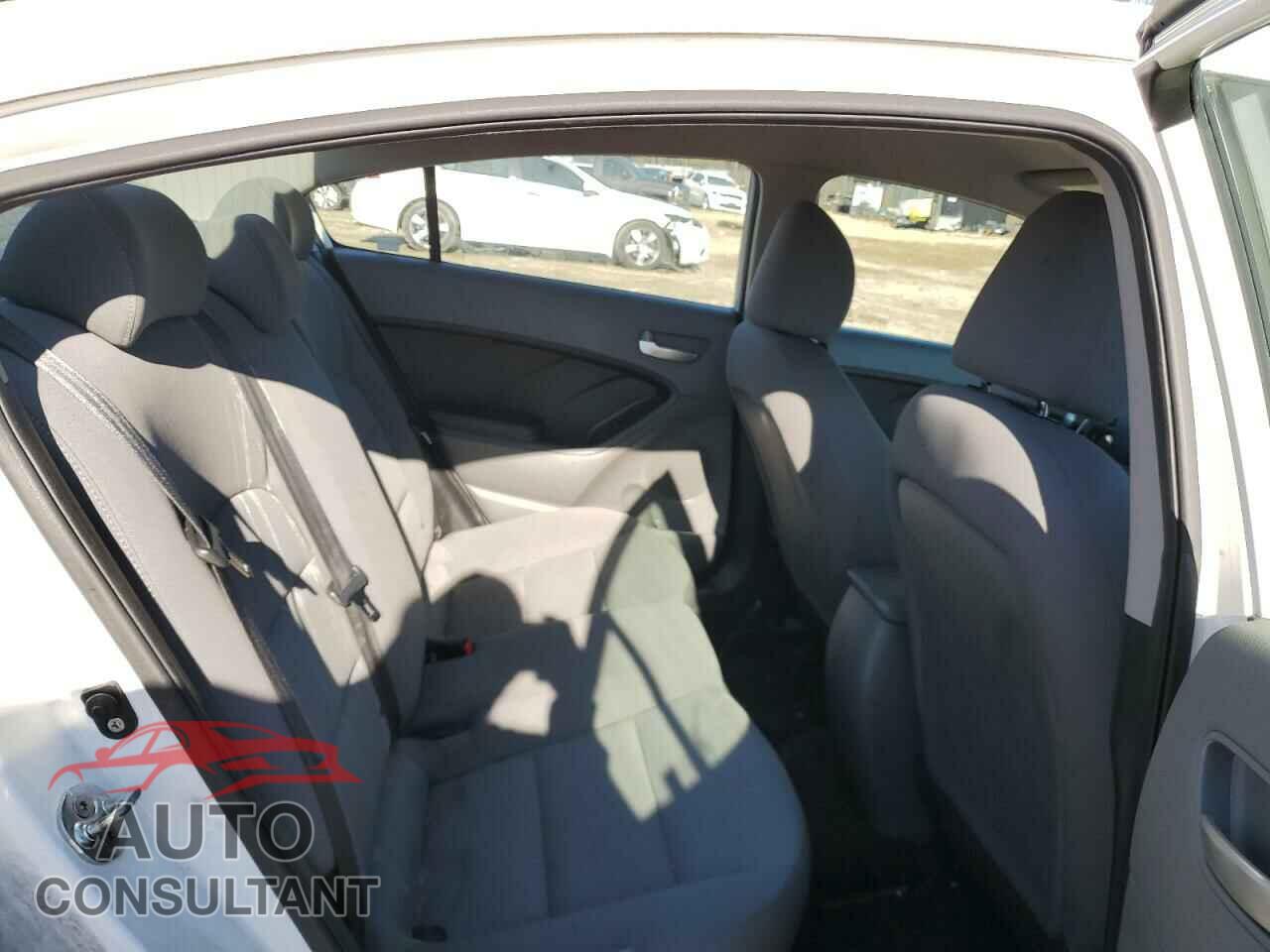 KIA FORTE 2017 - 3KPFK4A72HE059352