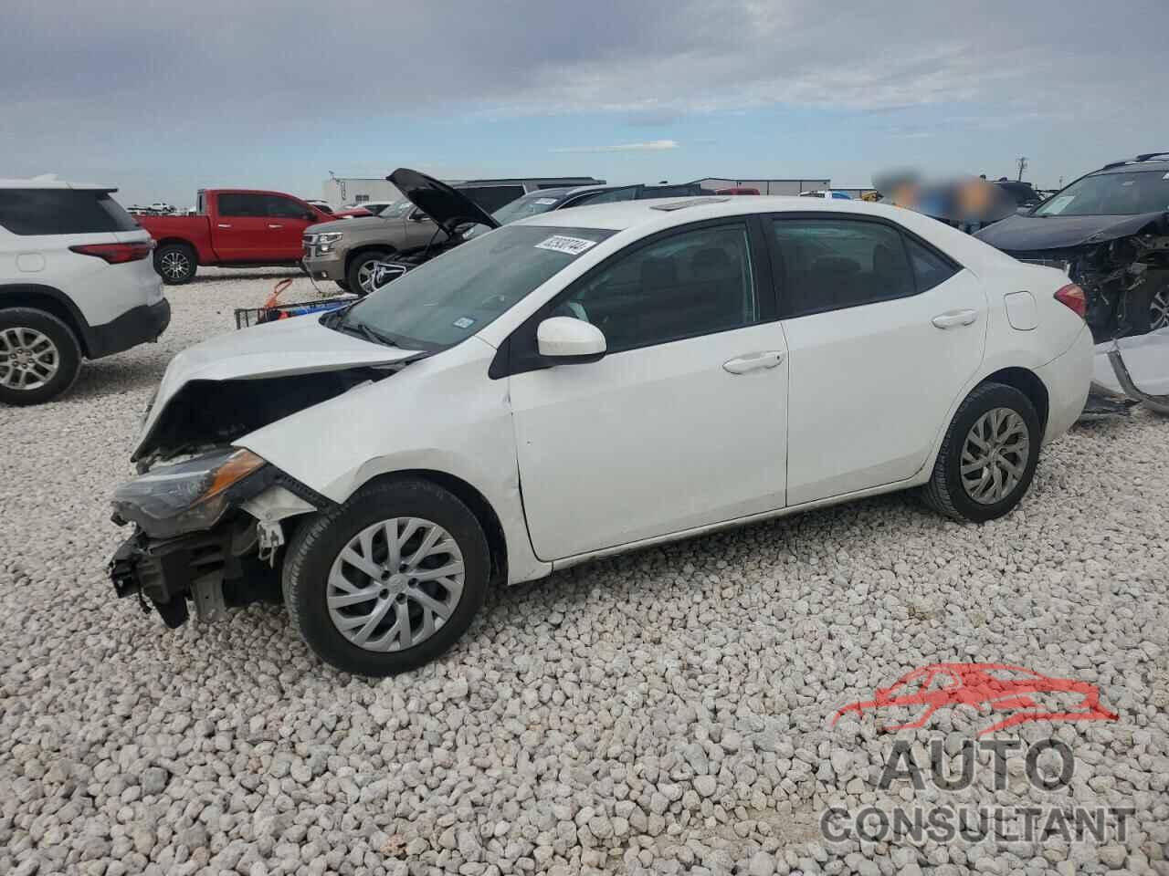 TOYOTA COROLLA 2018 - 5YFBURHE1JP741833