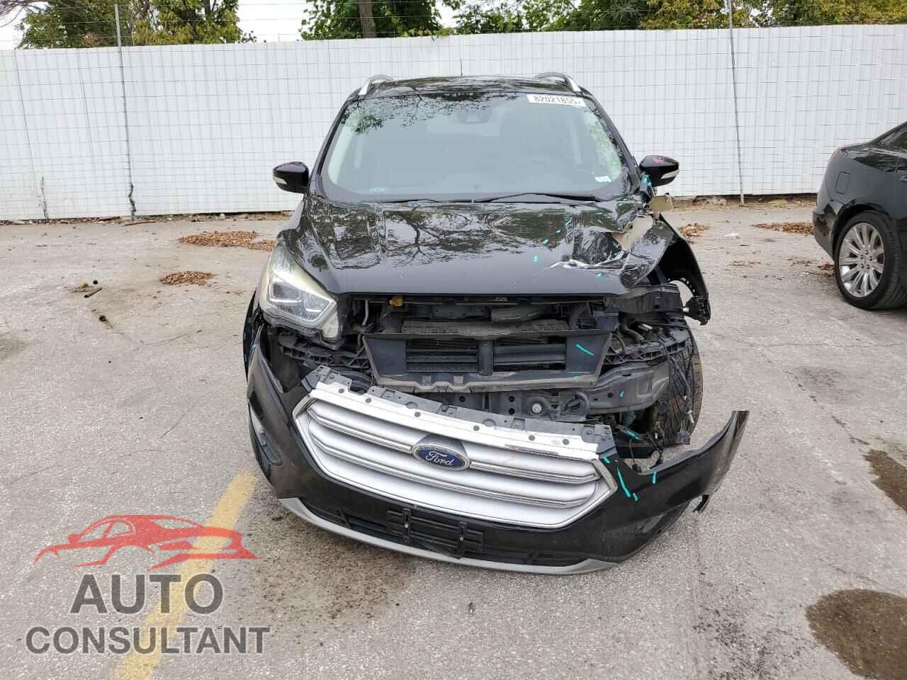 FORD ESCAPE 2017 - 1FMCU9J92HUB62327