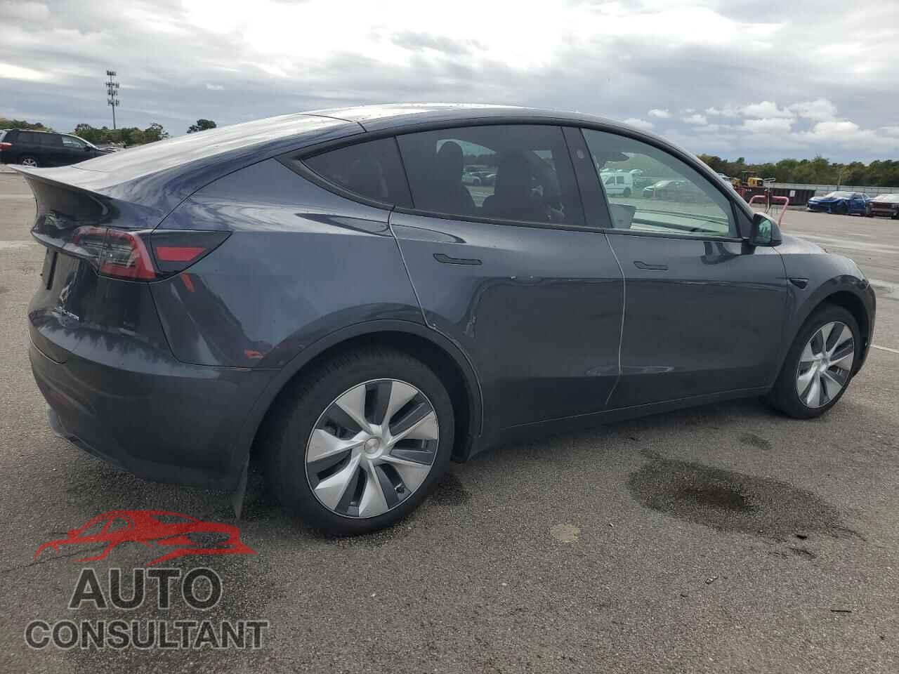 TESLA MODEL Y 2024 - 7SAYGDEE2RA284045