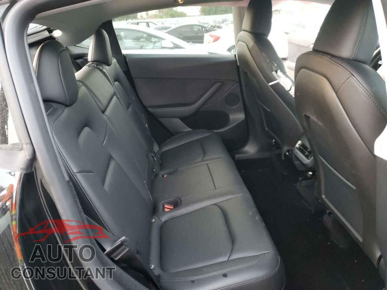 TESLA MODEL Y 2024 - 7SAYGDED8RF094440