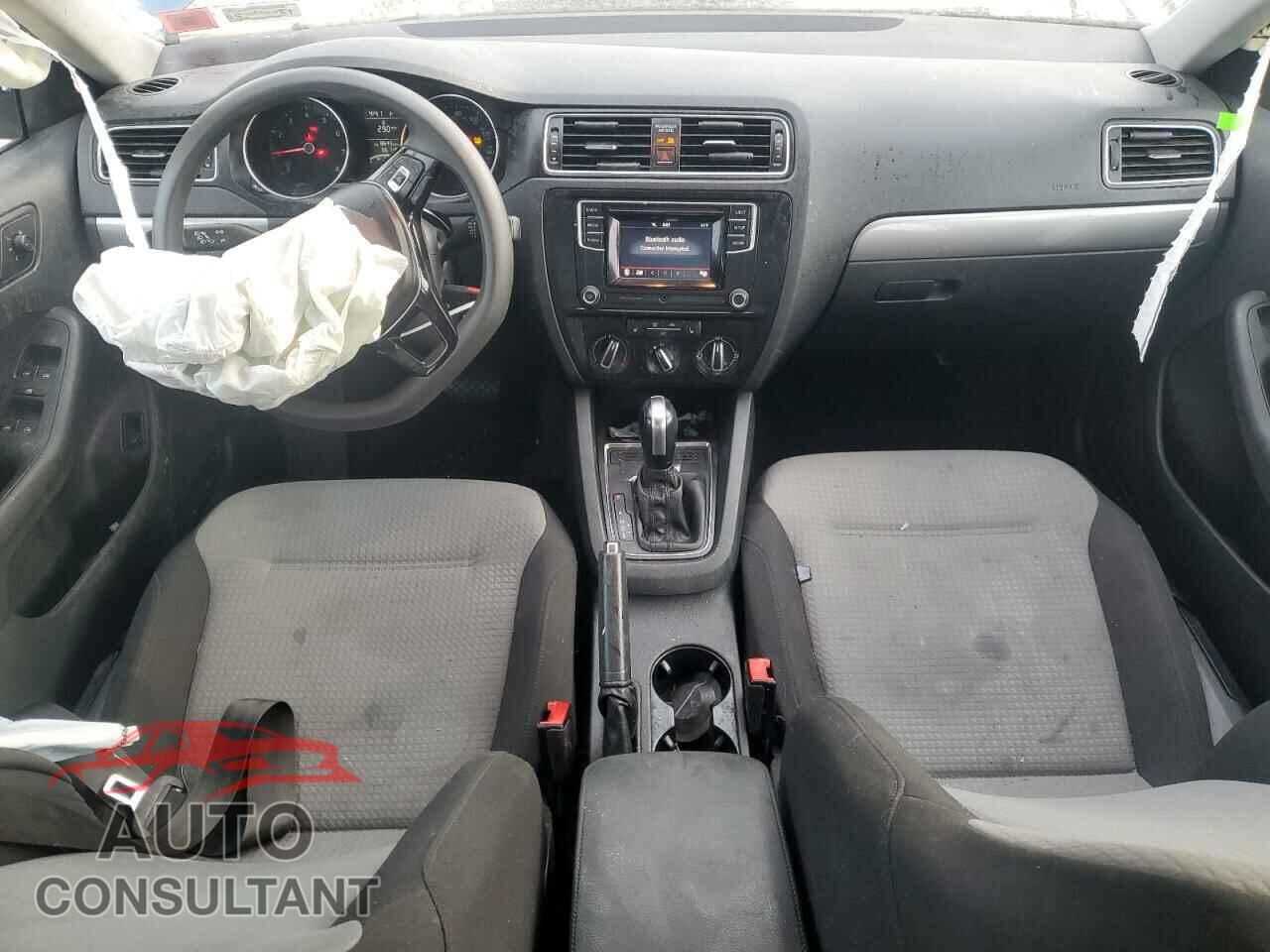 VOLKSWAGEN JETTA 2017 - 3VW2B7AJ4HM412933