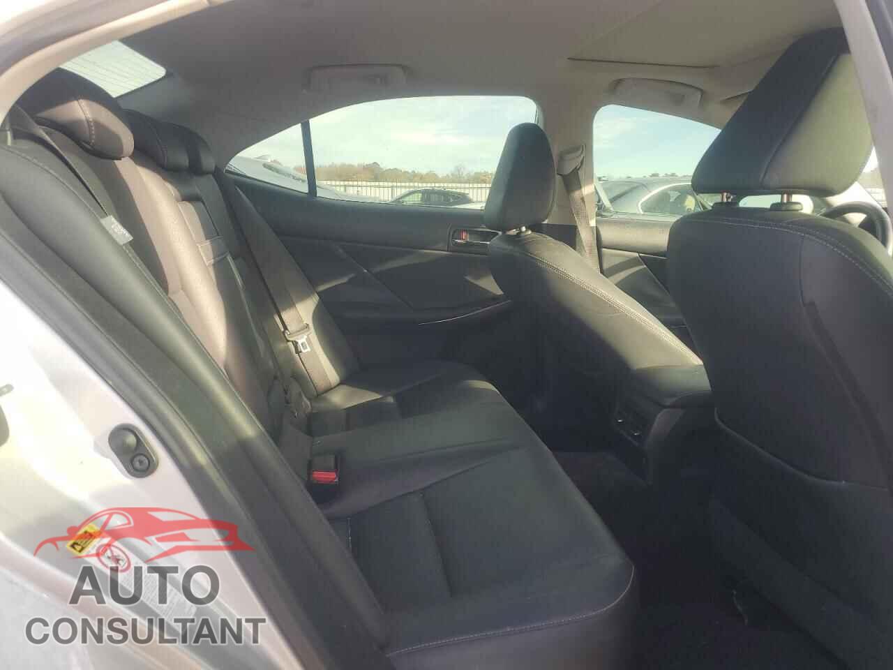 LEXUS IS 2014 - JTHBE1D20E5000598