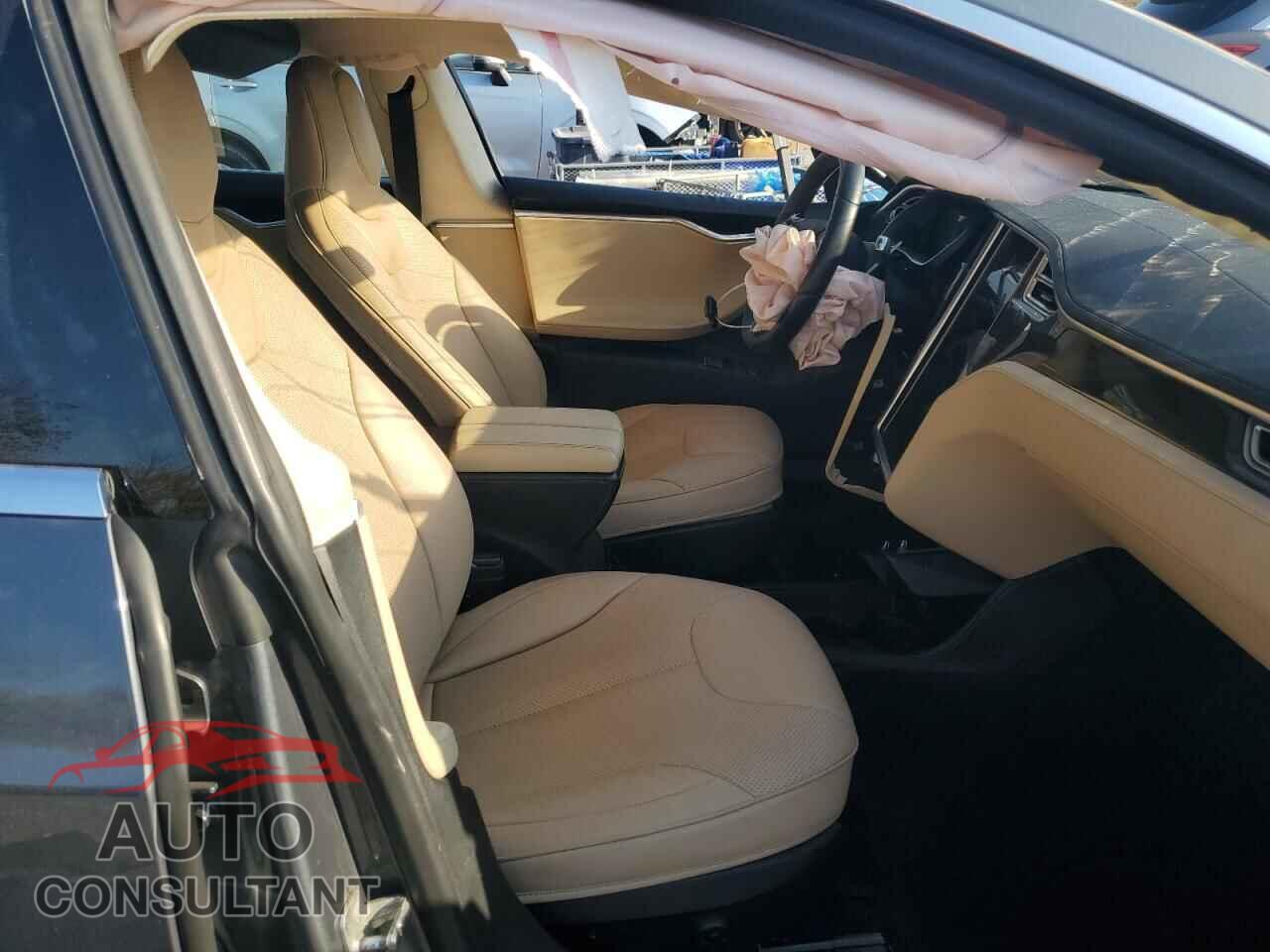TESLA MODEL S 2014 - 5YJSA1H16EFP40203