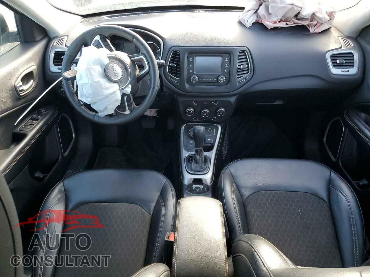 JEEP COMPASS 2017 - 3C4NJDBB8HT651593