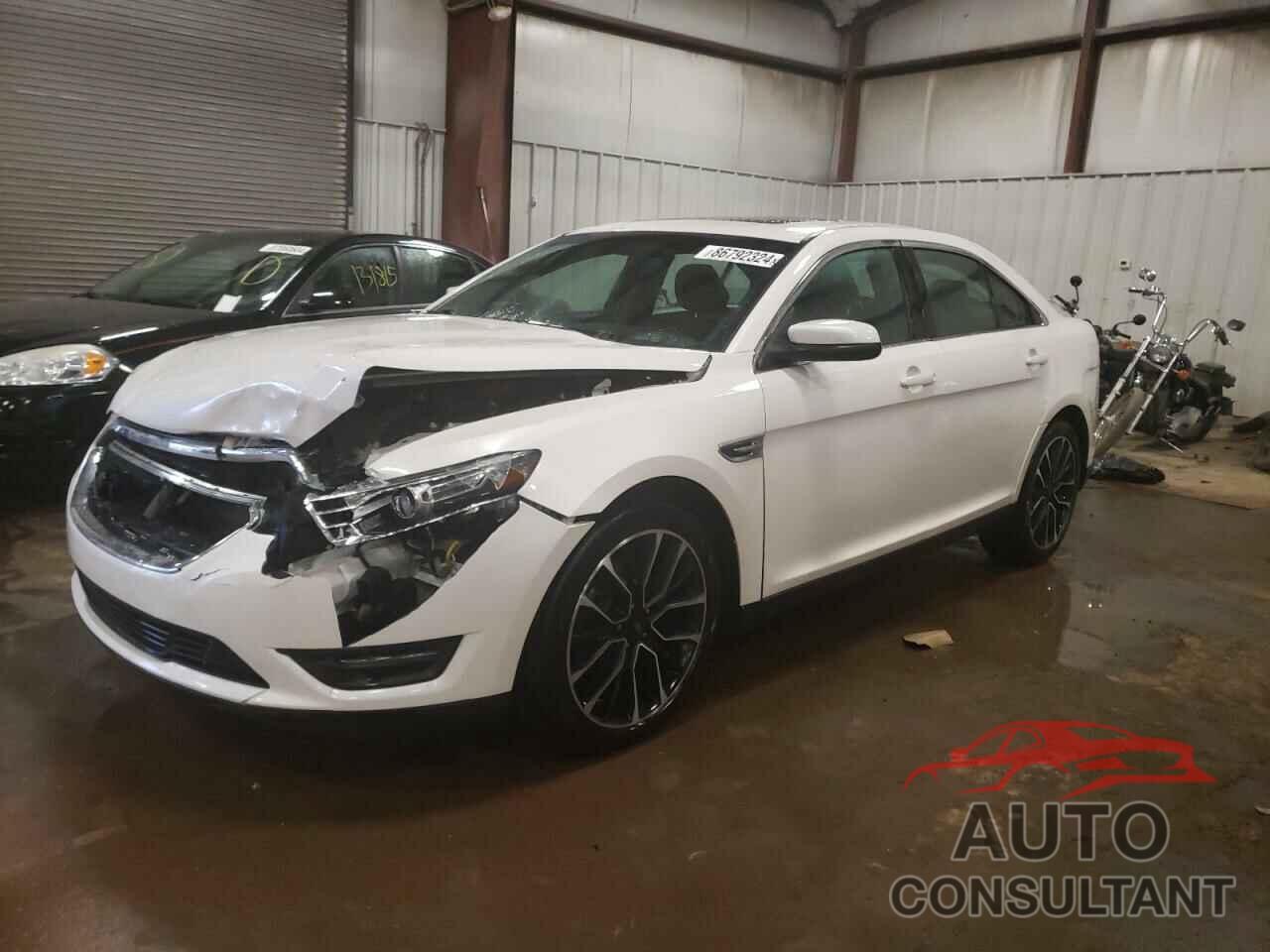 FORD TAURUS 2018 - 1FAHP2H80JG134607