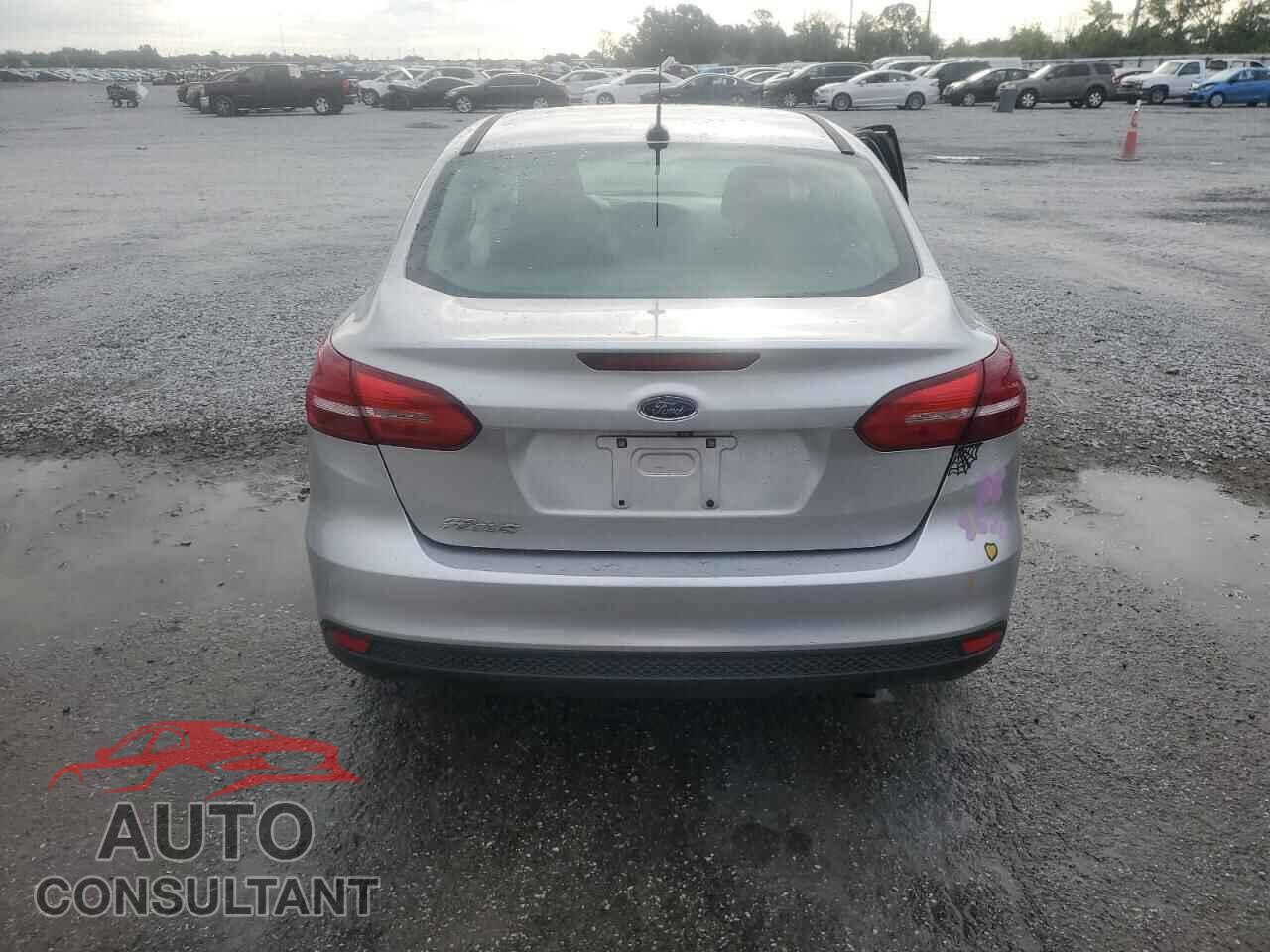 FORD FOCUS 2017 - 1FADP3E22HL228185