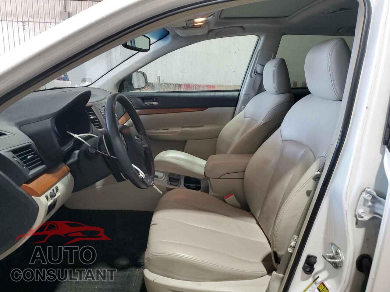 SUBARU OUTBACK 2014 - 4S4BRBLC2E3215946