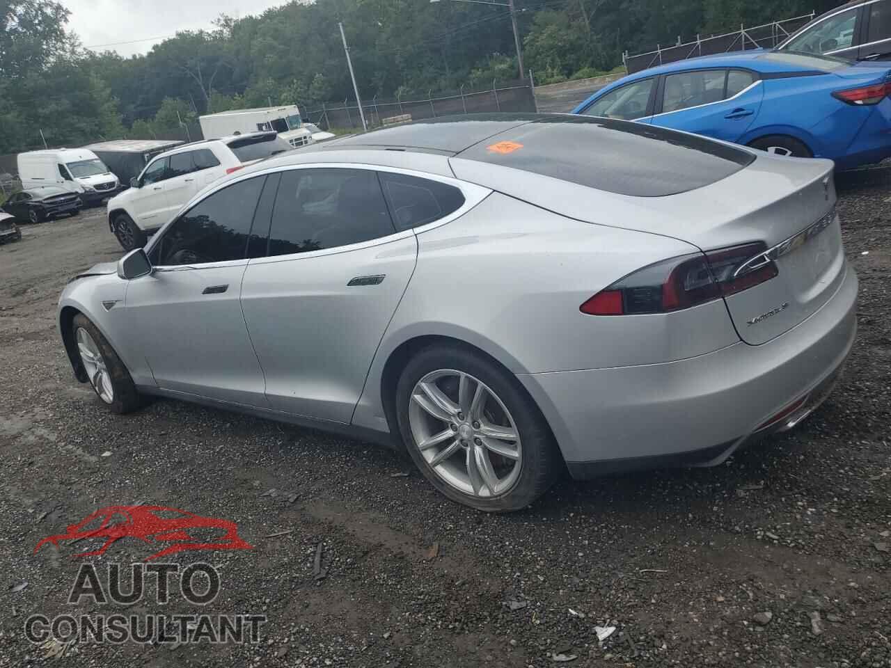 TESLA MODEL S 2013 - 5YJSA1CN5DFP15737