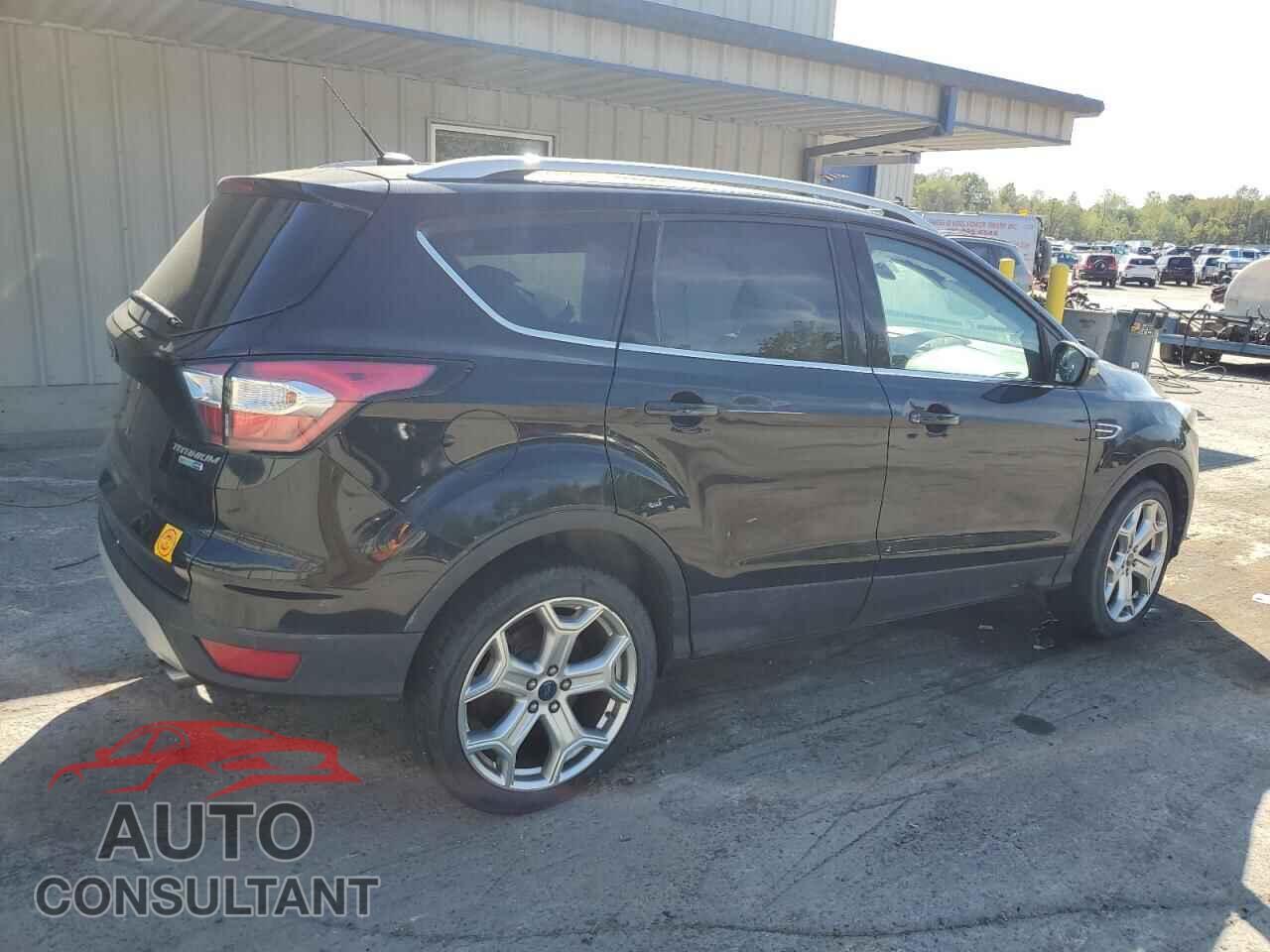 FORD ESCAPE 2017 - 1FMCU9J99HUB85393
