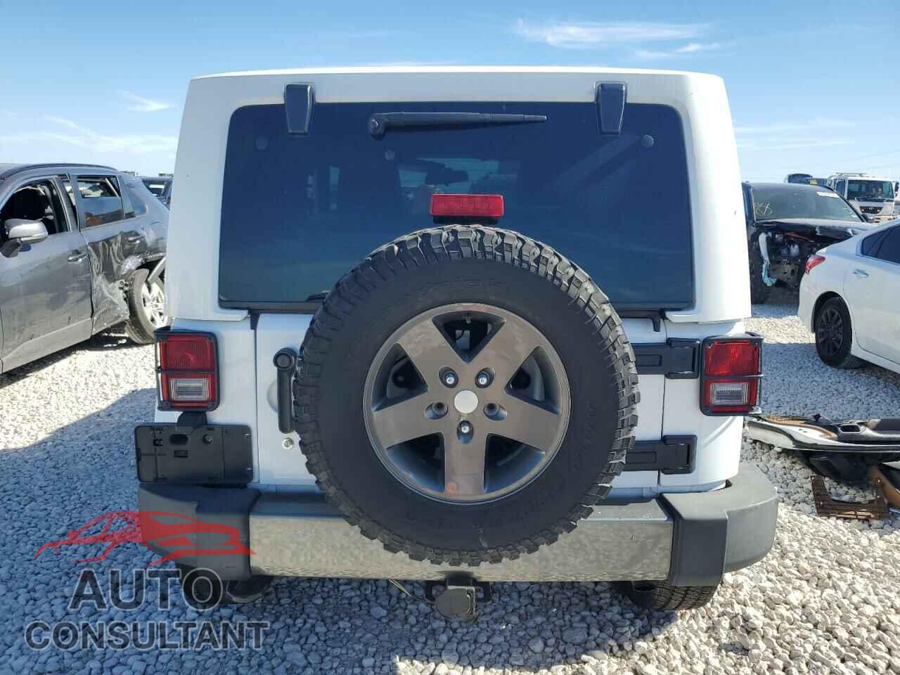 JEEP WRANGLER 2011 - 1J4AA2D12BL633952