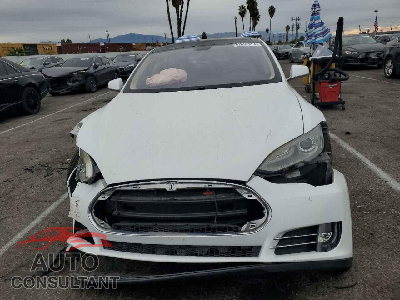 TESLA MODEL S 2013 - 5YJSA1CN5DFP22672