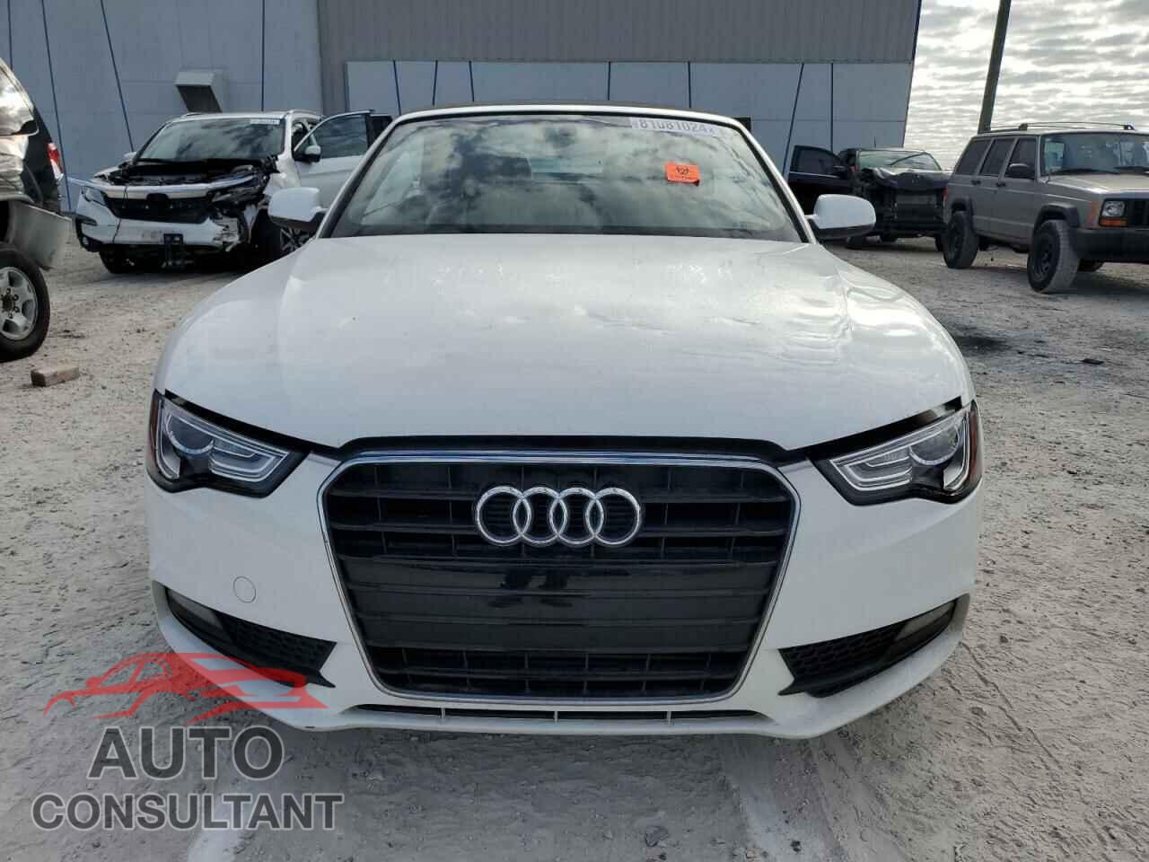 AUDI A5 2013 - WAUCFAFHXDN003735