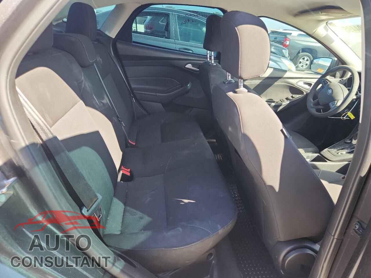FORD FOCUS 2015 - 1FADP3F21FL221966