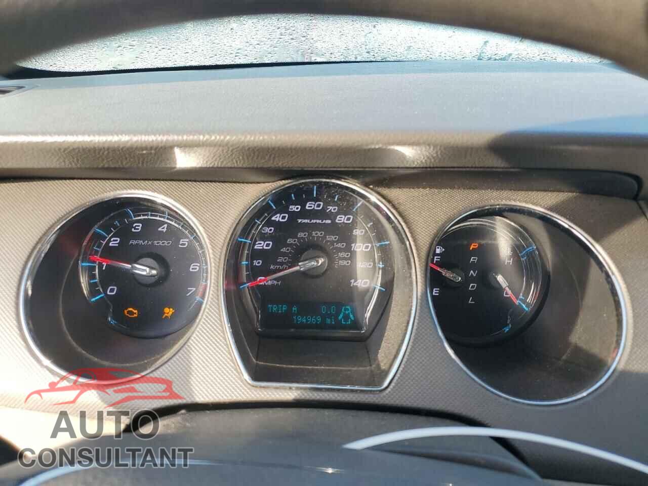 FORD TAURUS 2011 - 1FAHP2DW2BG139555