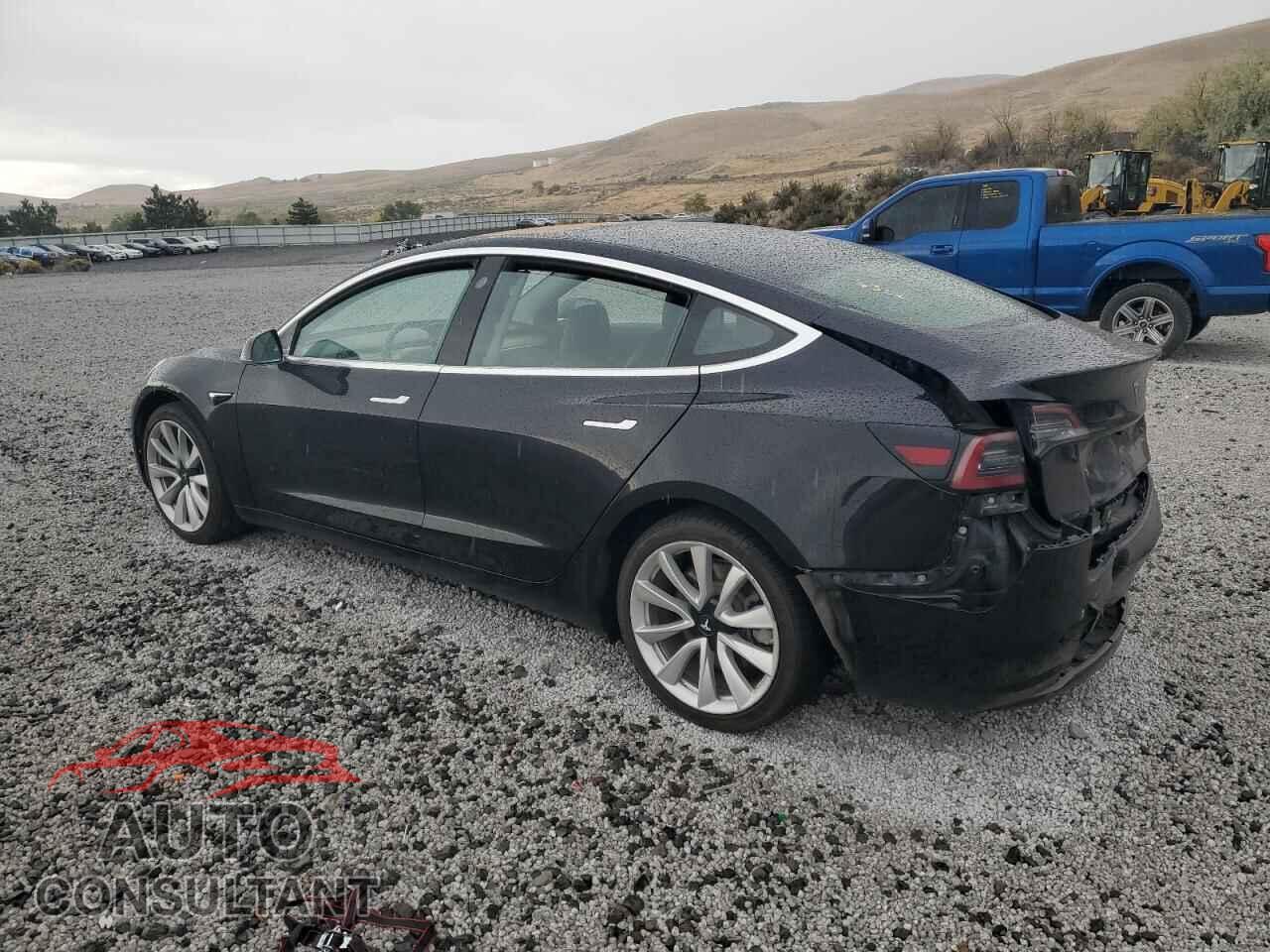 TESLA MODEL 3 2018 - 5YJ3E1EA0JF071157