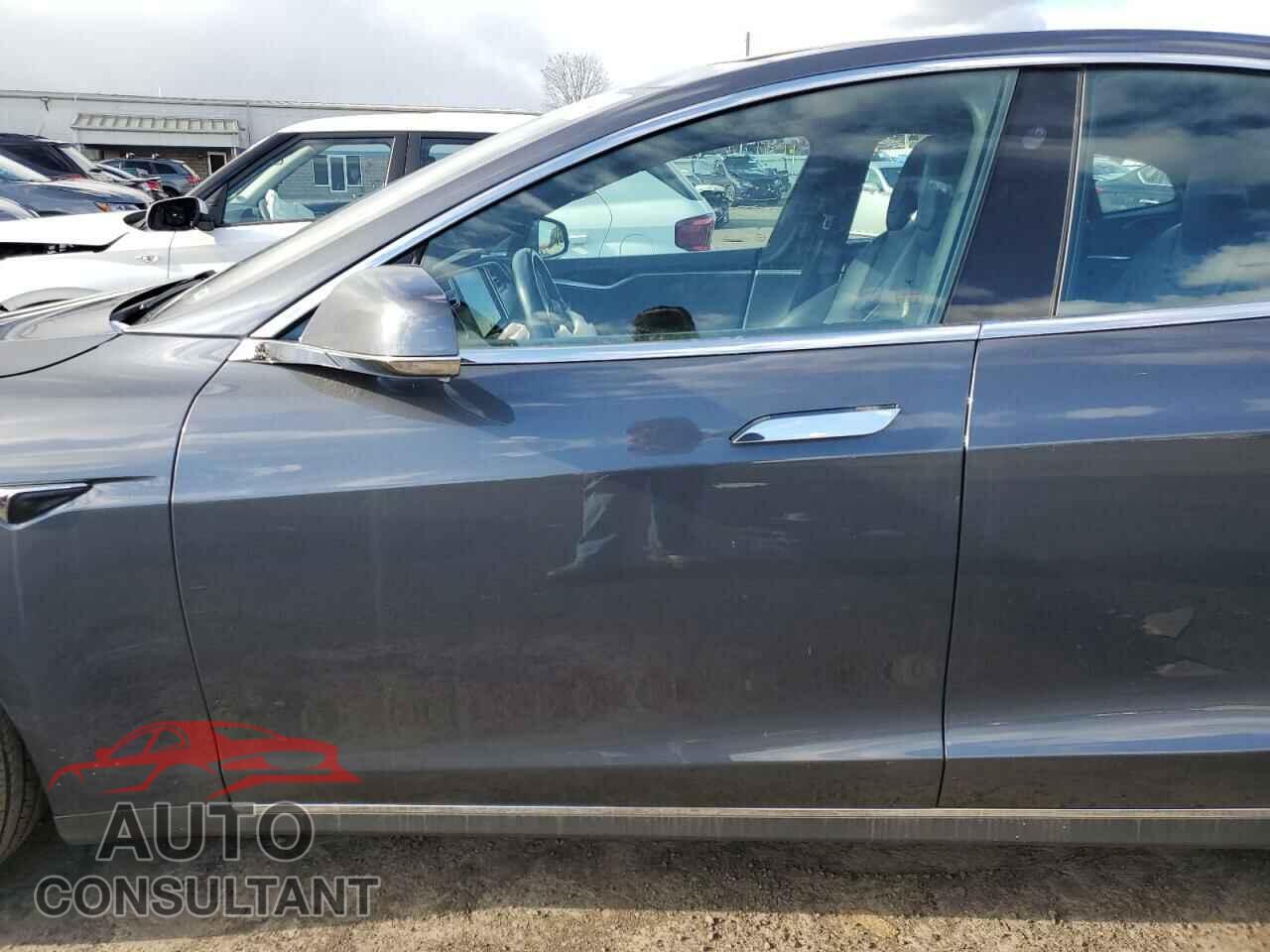 TESLA MODEL S 2017 - 5YJSA1E2XHF181207