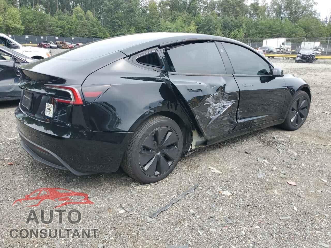 TESLA MODEL 3 2024 - 5YJ3E1EA3RF739951