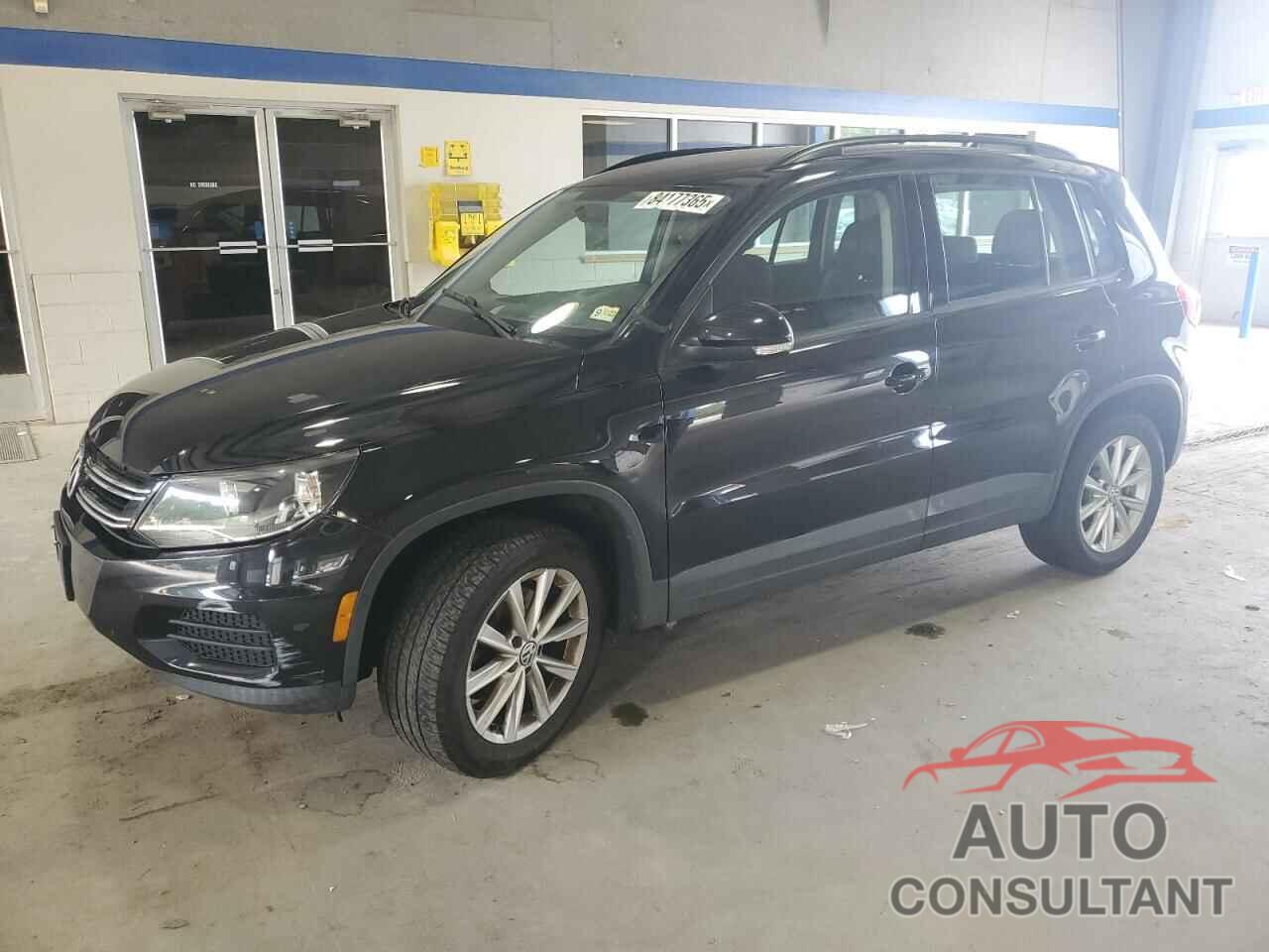 VOLKSWAGEN TIGUAN 2017 - WVGAV7AX7HK054627